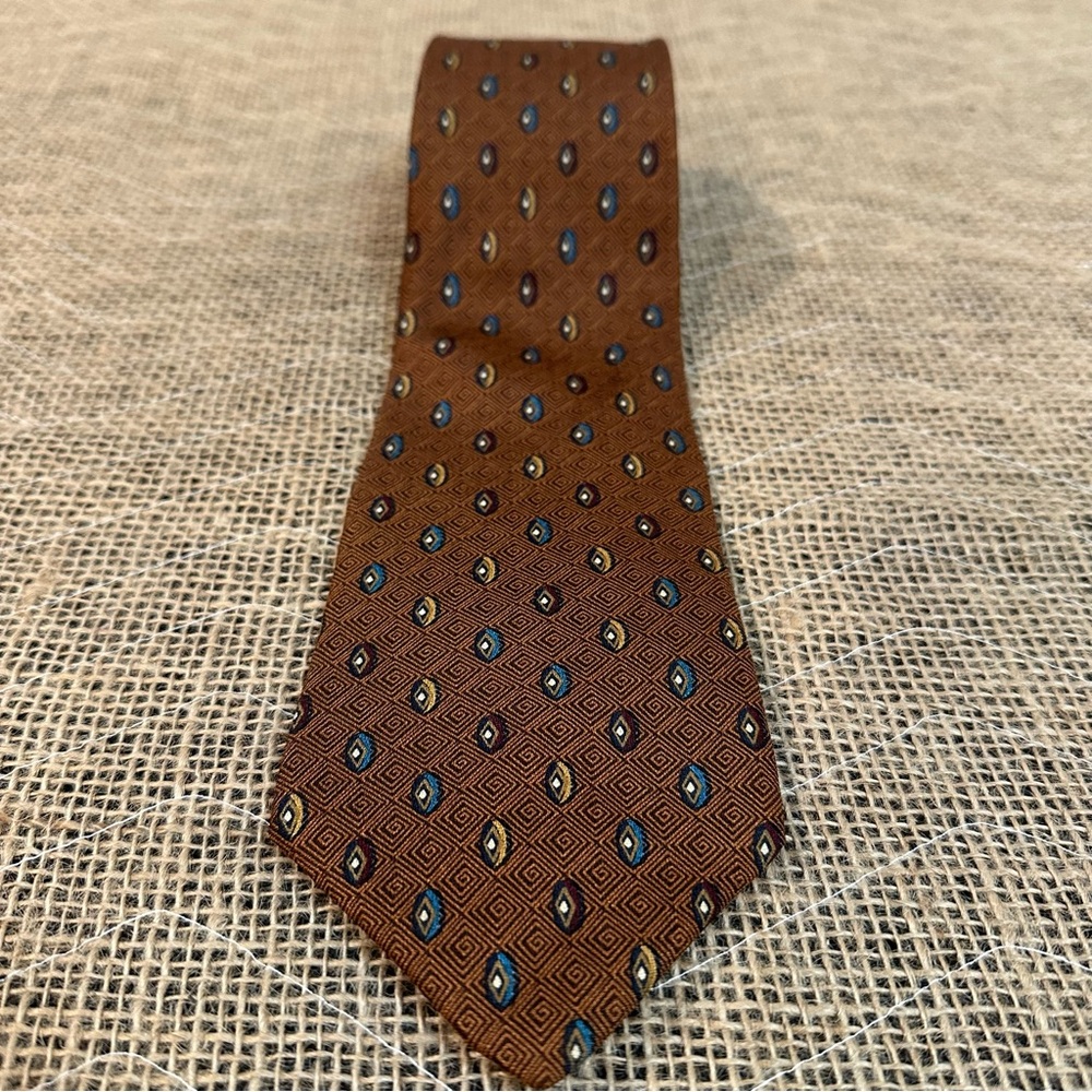 Echo 100% Silk Brown & Carmel Tie with oval‎ design of blue cream & burgundy NWT